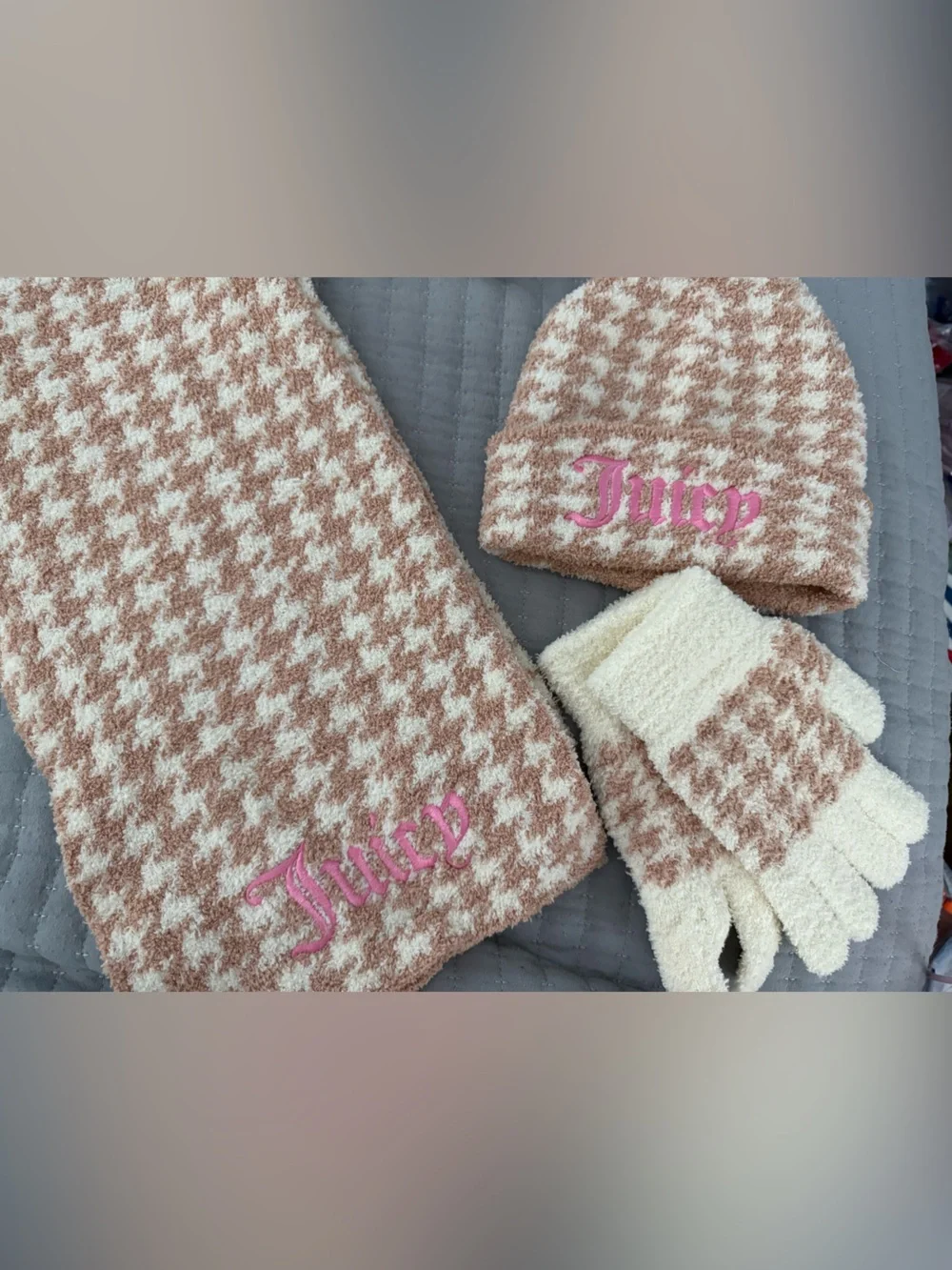 Juicy Couture Pink and Cream Houndstooth Kids Hat, Scarf & Gloves Set